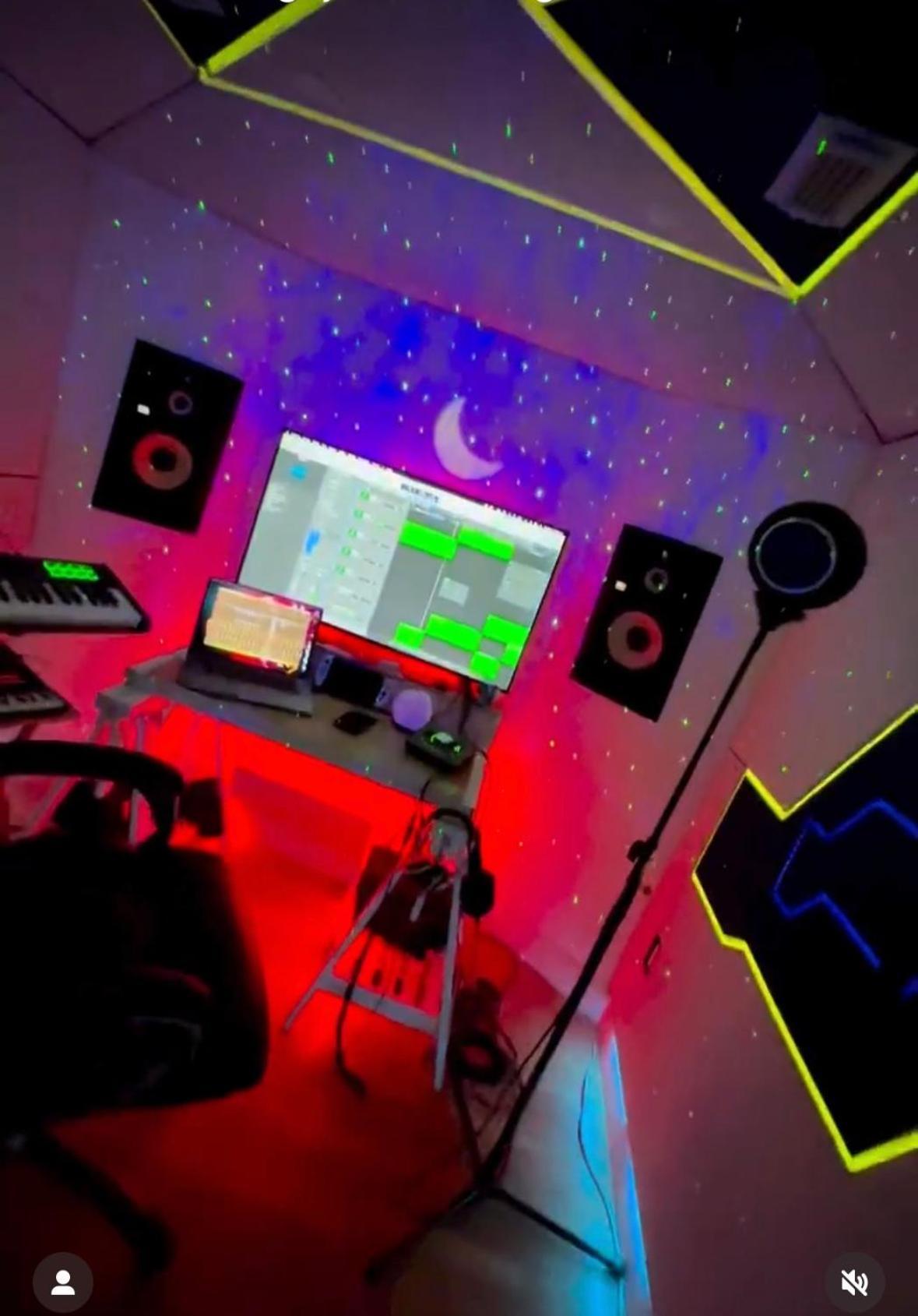 Studio Black Castle Rv Glamping Miami